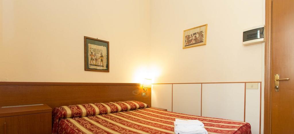 Hotel Azzurra Roma Ngoại thất bức ảnh